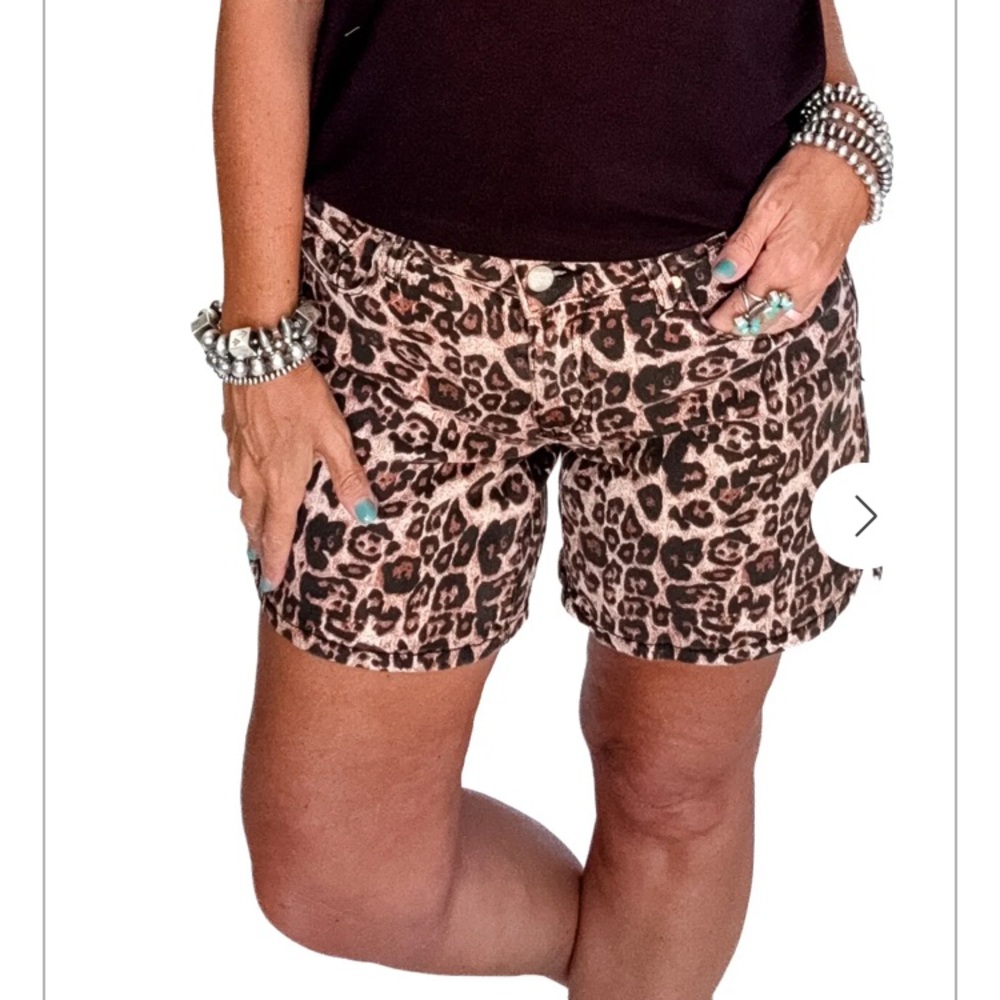Sterling Kreek “Wild Love” Leopard Print Women's Shorts - Large